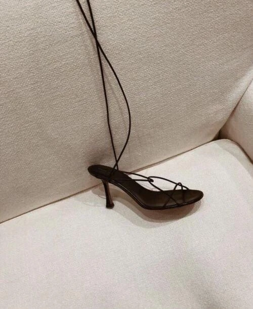 여름 필수 샌들 👡 이미지1
