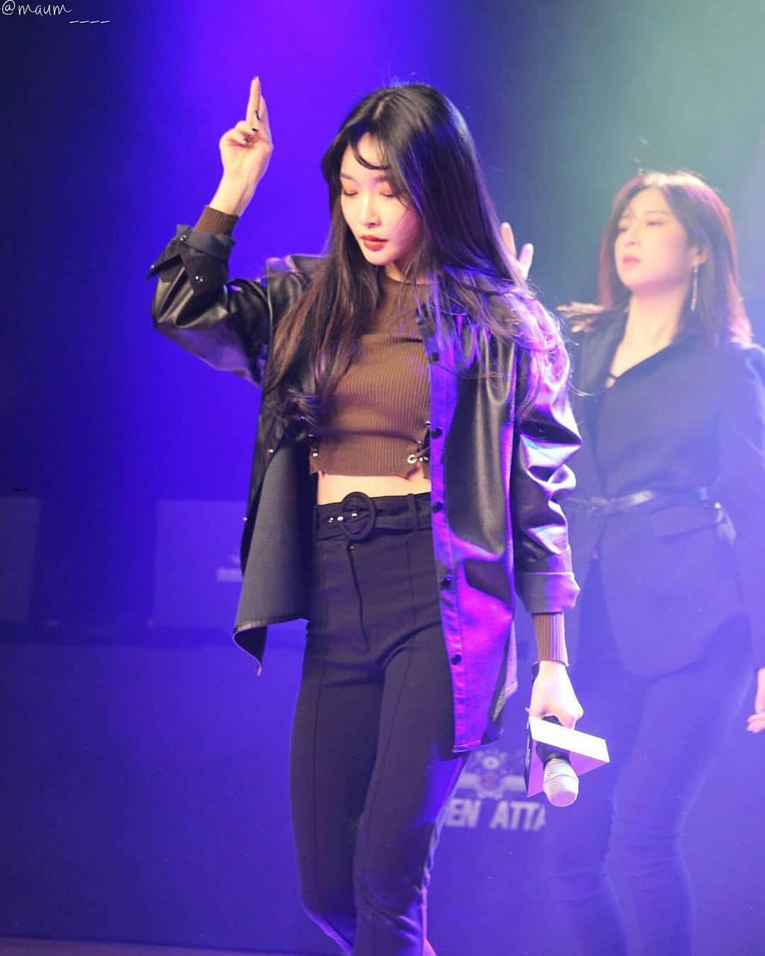 다 이쁜 춤꾼 청하 💃 이미지1
