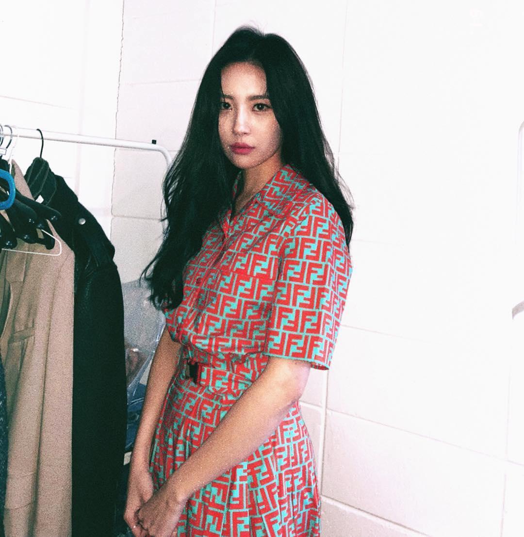 선미 x 펜디 🧡💚 이미지