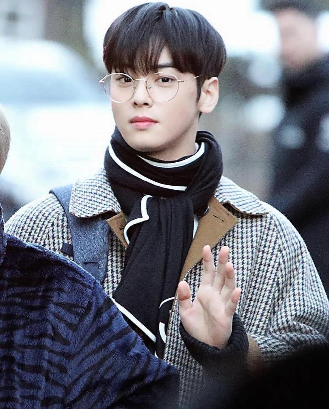 차은우🤓이제 안경남 좋아요.. 이미지