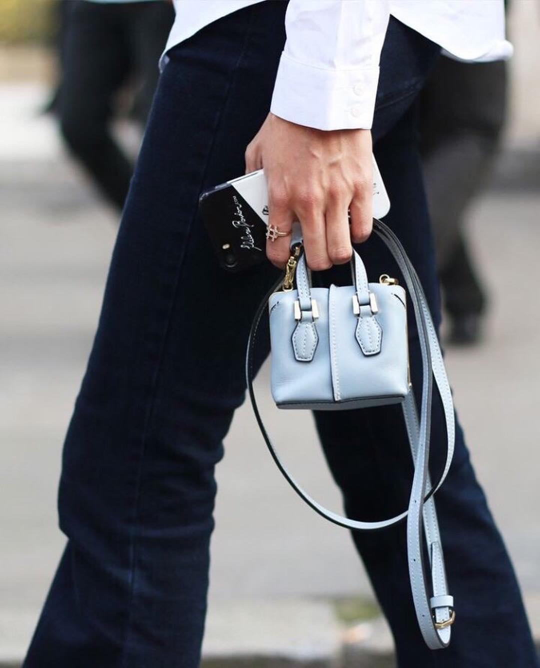 올해에는 마이크로 미니백?🧡 이미지