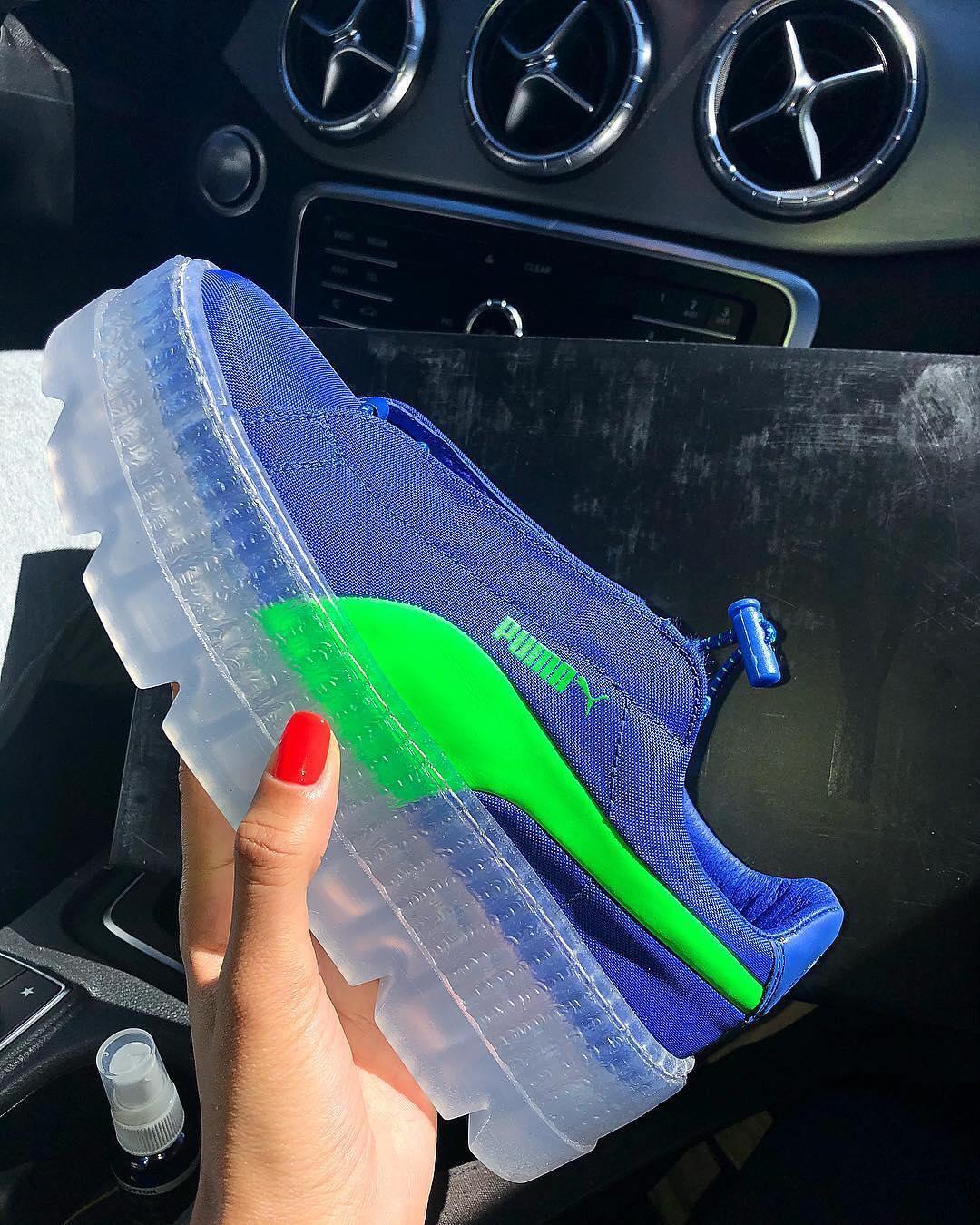 이거모얌...💚 투명 푸마 이미지