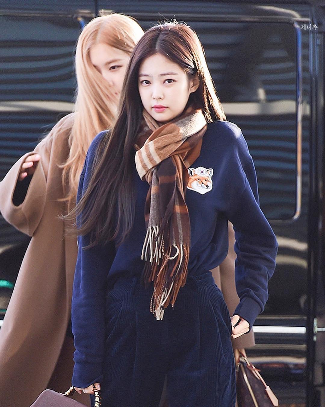 목도리랑 제니🧣🖤 이미지