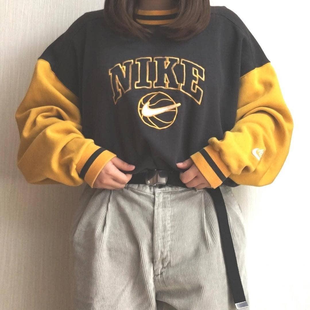 나이키 맨투맨 💛🖤 이미지