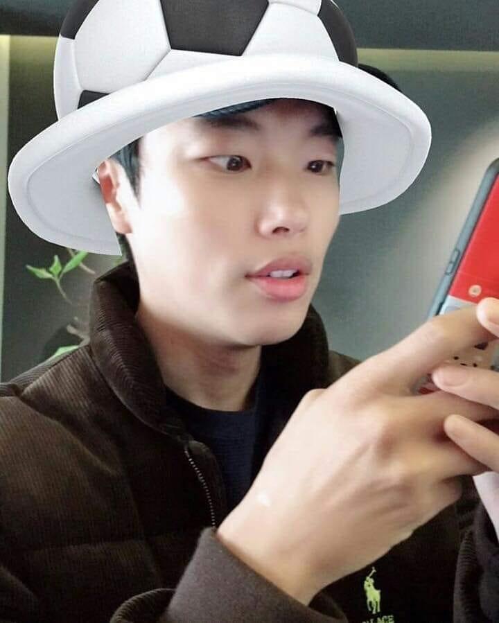 옷잘남 😎 류준열 이미지