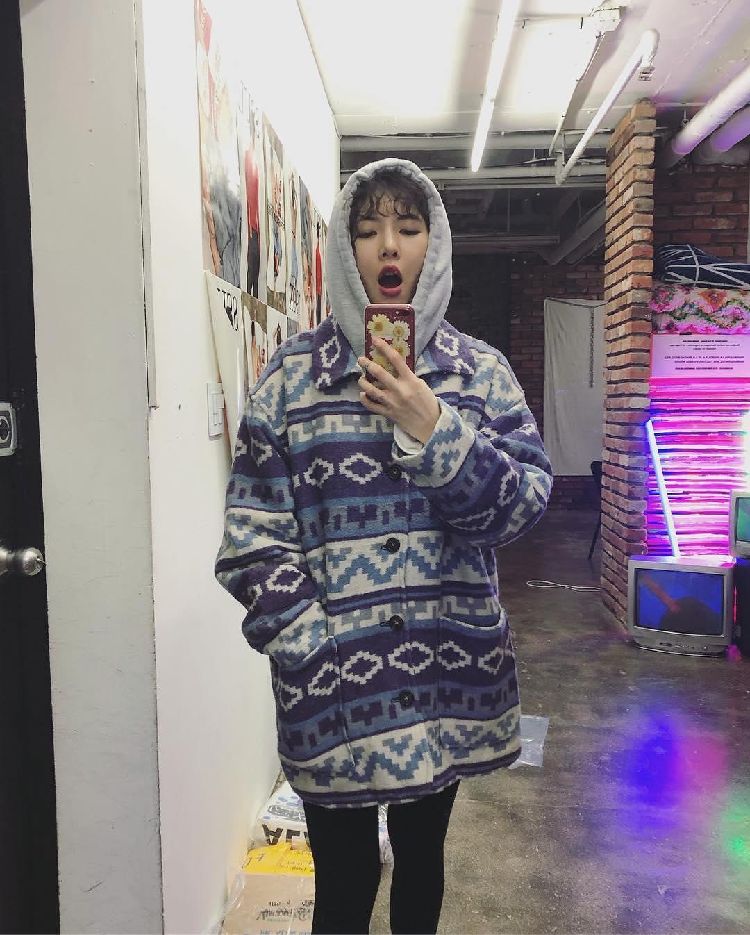 매력적 일상룩 🌼 꽃 현아 이미지