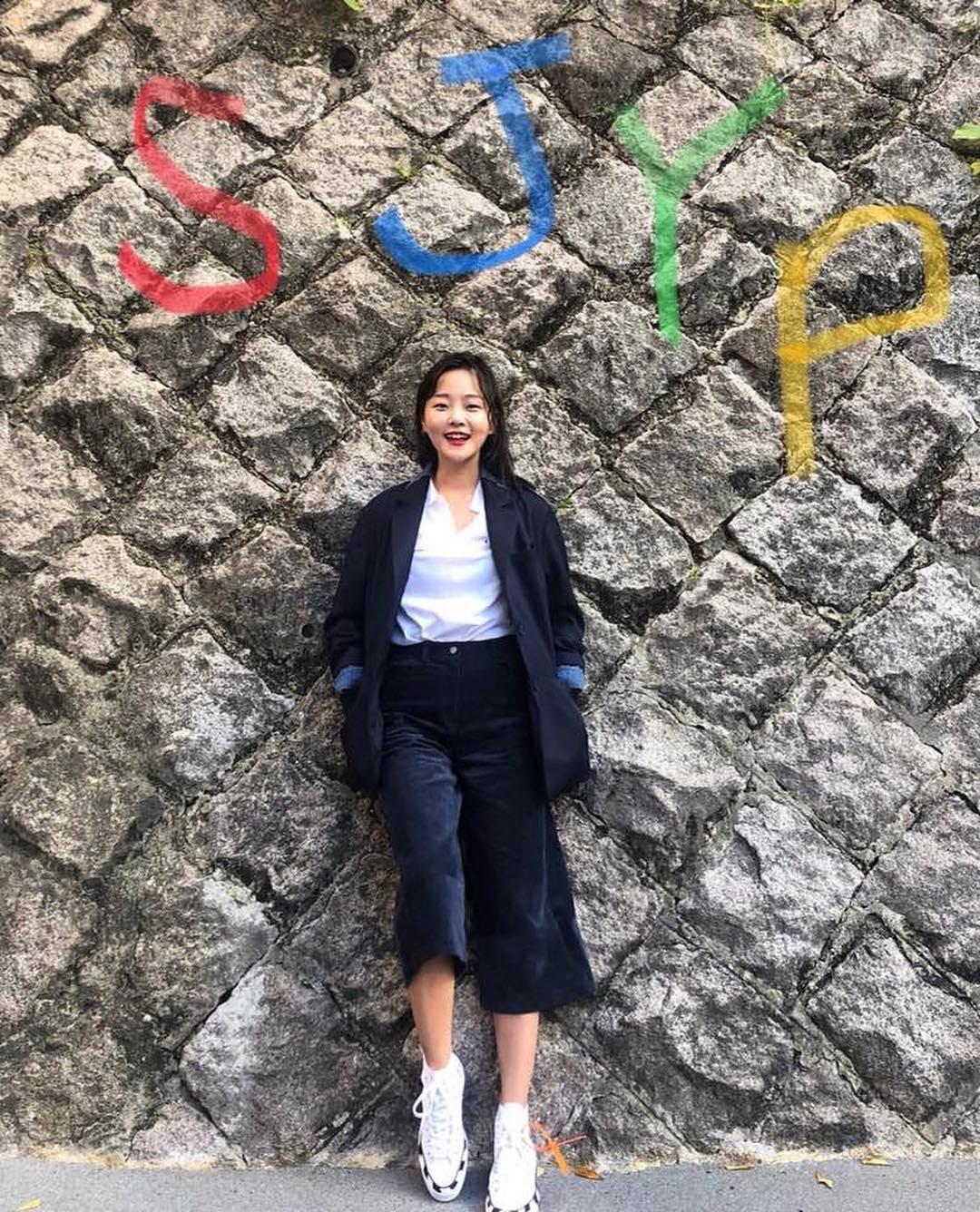 하얀옷 세상 어울리는 강승현🖤 이미지1