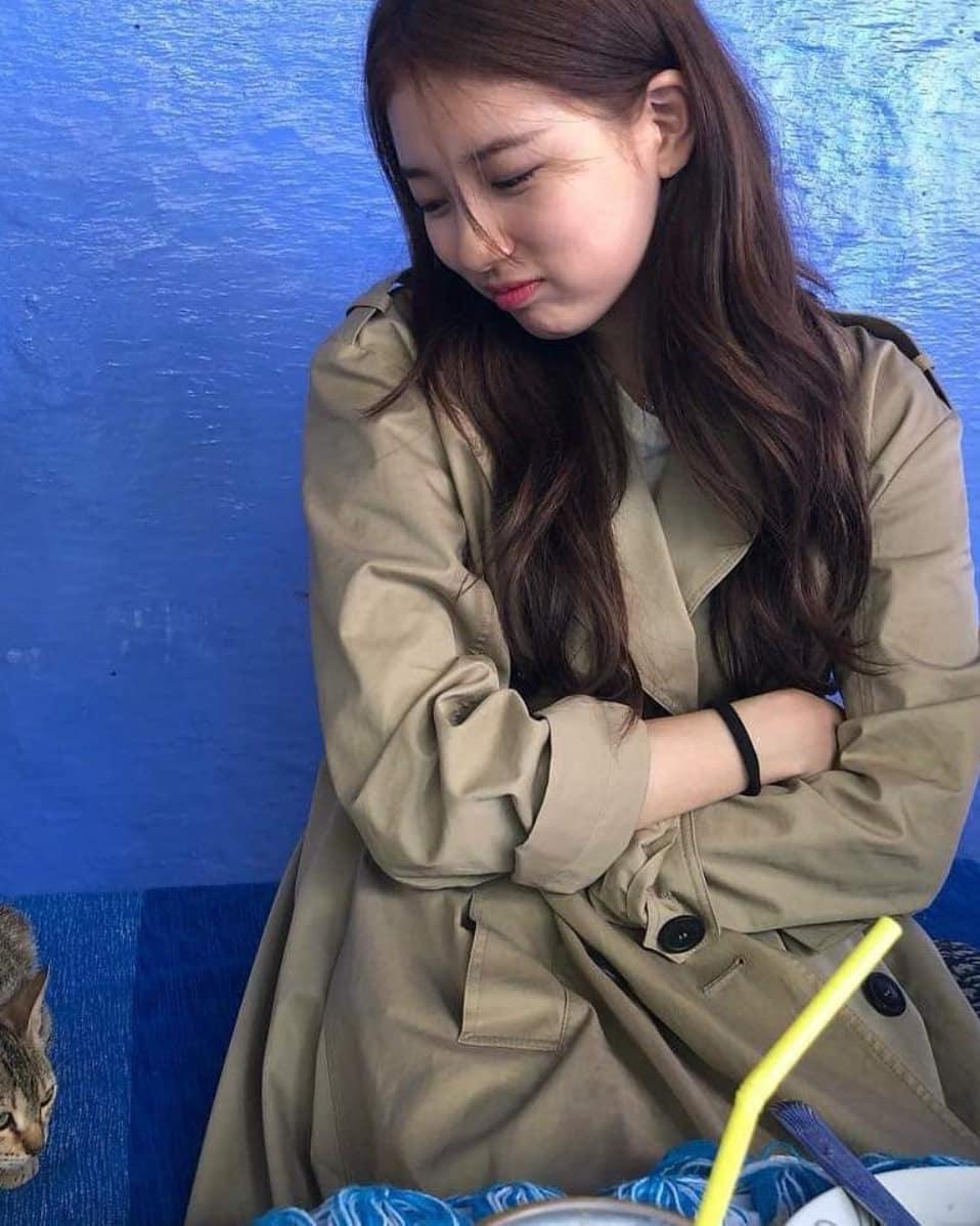 역쉬 트렌치도 수지구나...💙 이미지