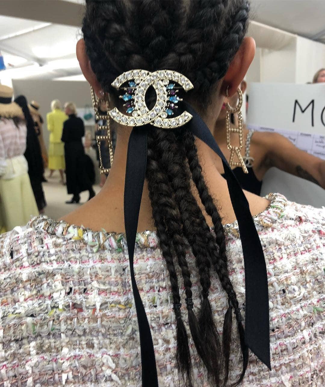 CHANEL 헤어핀 😝🖤 이미지