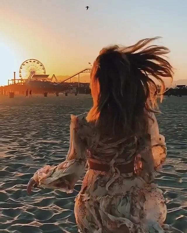 산타모니카 선셋 ☀️ETRO
50주년 에트로의 분위기 ㄷㄷㄷ🧡🌈 이미지