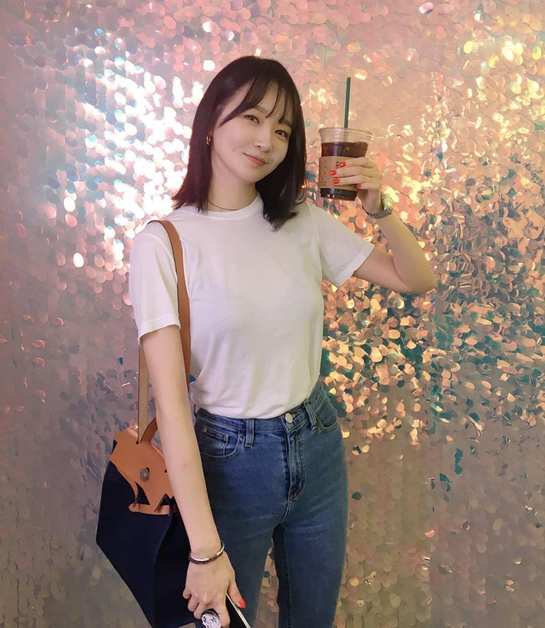 일상샷이 화보 📸 강민경 이미지