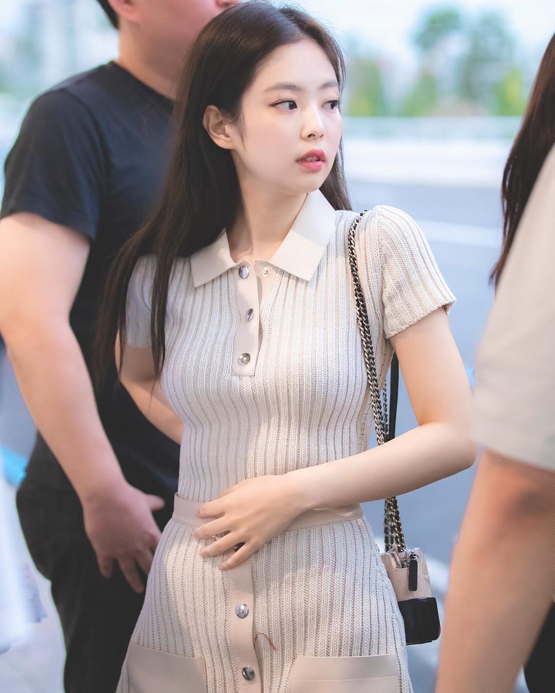 간만에.. 제니 일상룩😘 이미지
