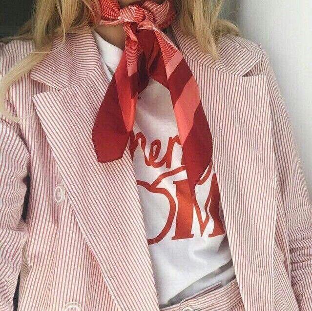 스카프 고를 때가 오고 있다💛 이미지