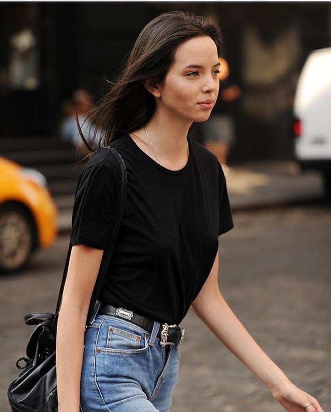 넘 예쁜 영스타일 아이콘 모델🖤
Adriana Mora 이미지8