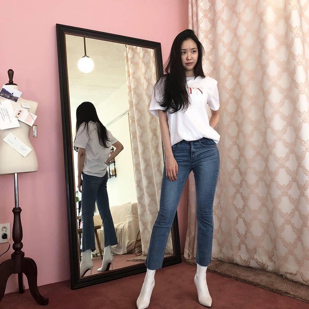 청바지 핏은 나은처럼 💙 이미지
