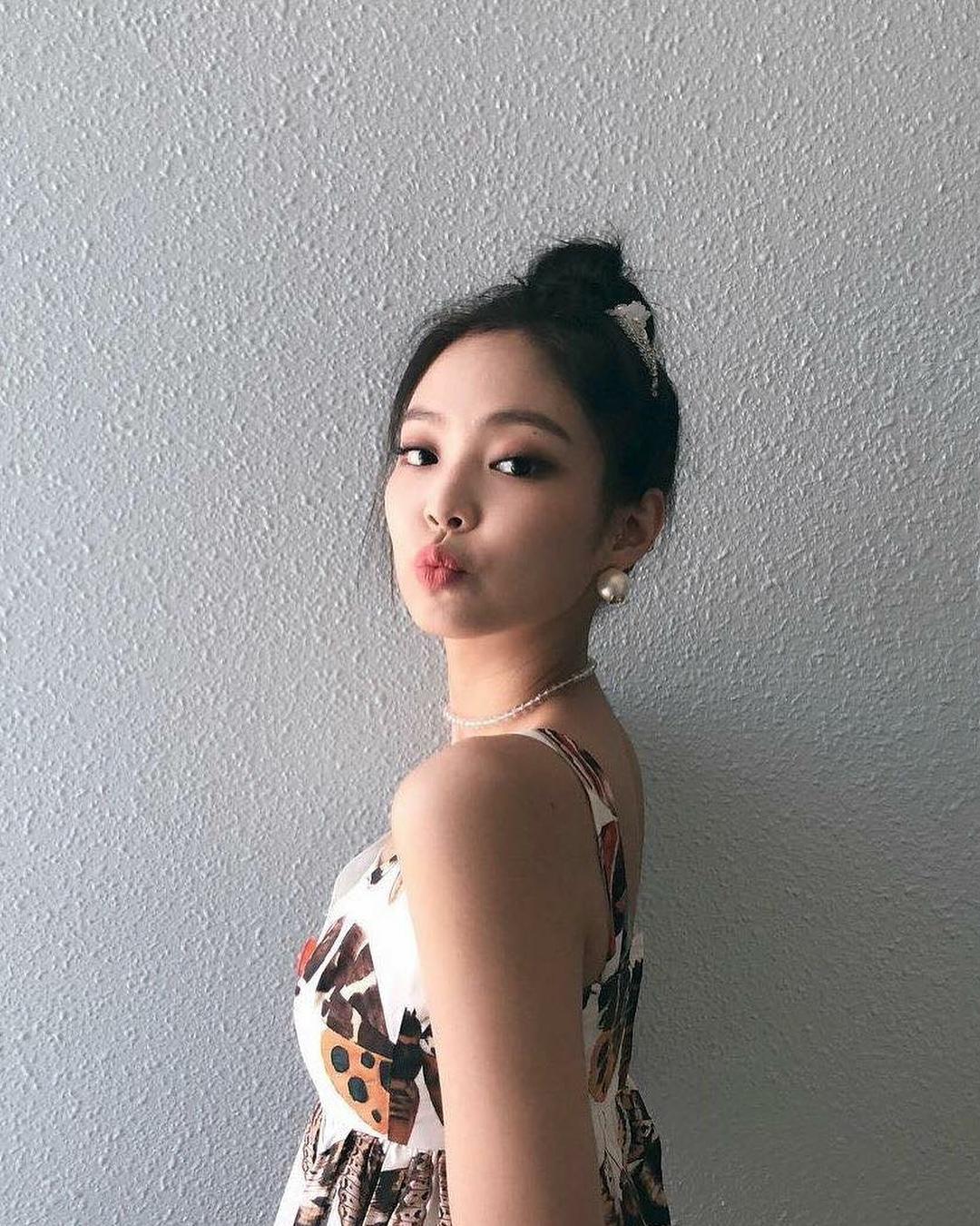 또 다른 분위기 👅 제니 이미지