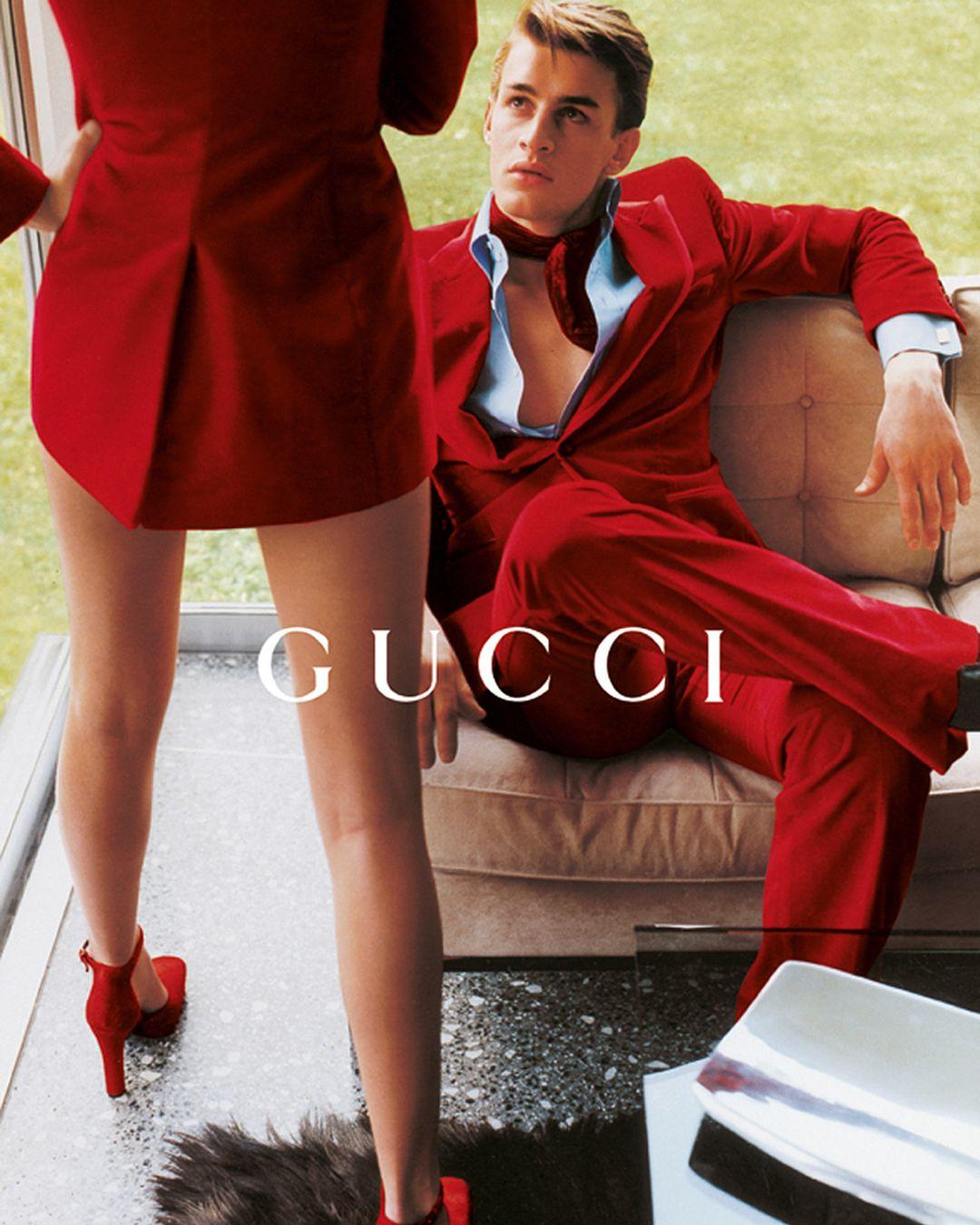 gucci는 90년대가 최고같음🖤 이미지