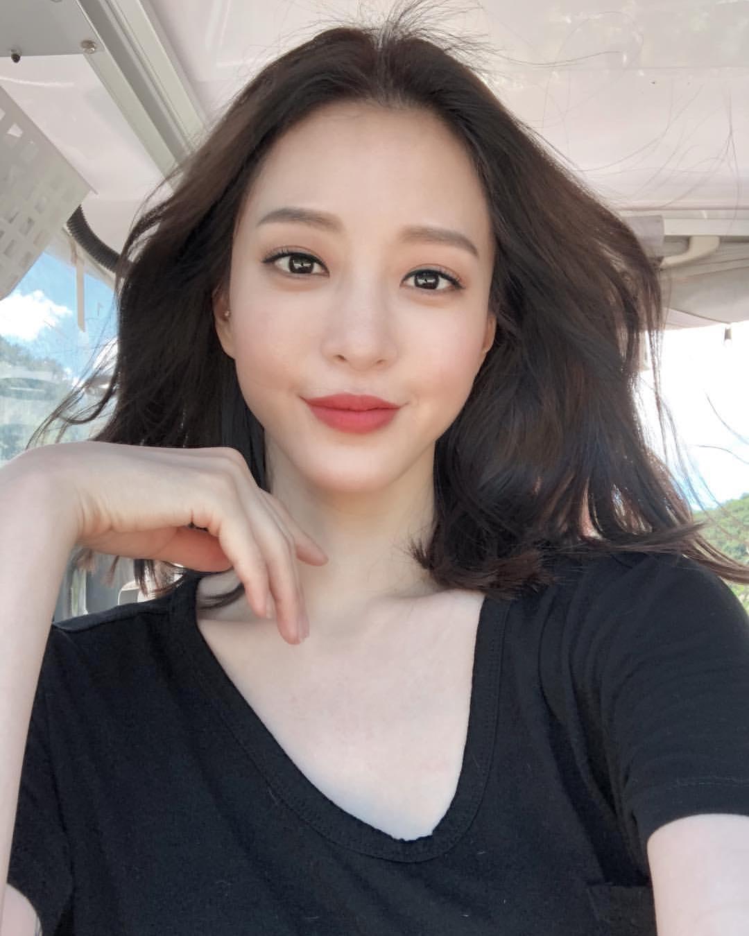 다시 검정머리 여신🖤한예슬 이미지