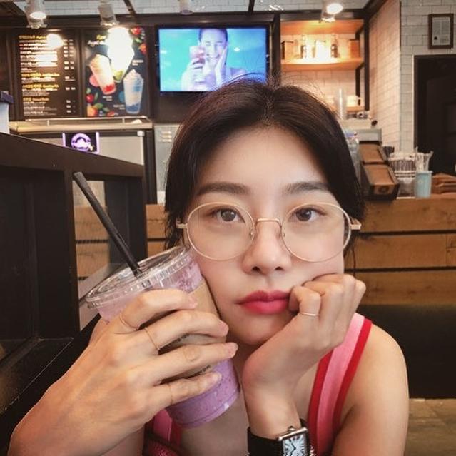 안경 써도 얼굴천재 👓🧡쏘진 이미지