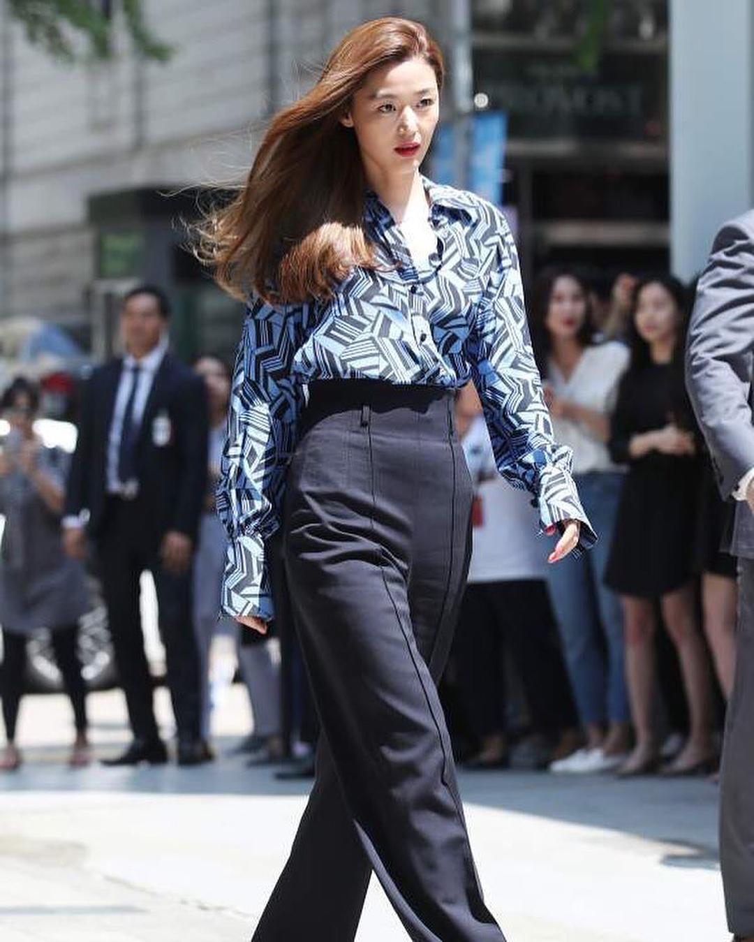 다시봐도 지현 언니 클라쓰..💙 이미지