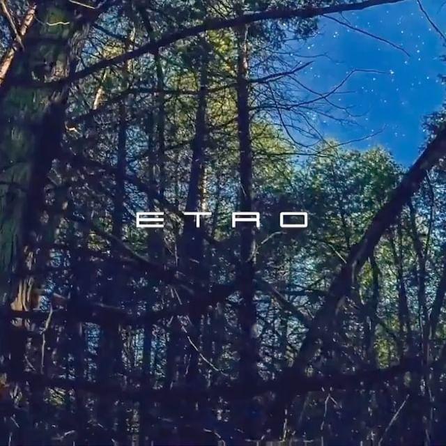 에트로 레인보우 컬러백🌈
50년 전통의 ETRO가 보여주는,
페이즐리 패턴스트랩과 다채로운 컬러감의 컬렉션👀🙏🏻
-
#에트로레인보우 #에트로가방 #ETRO #ETROWoman #ETROAccessories #EtroRainbowColoursBag #에트로 이미지