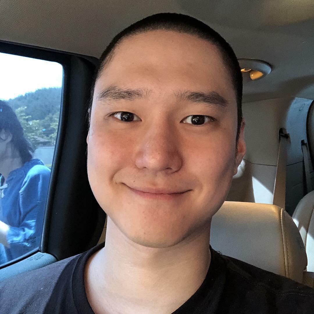 21일 입대한 고경표 💚 충성! 이미지