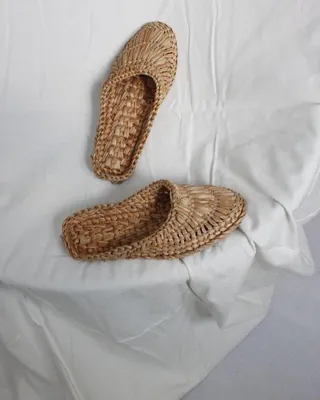 수공예적 짚으로 짠 아이템 💛 이미지