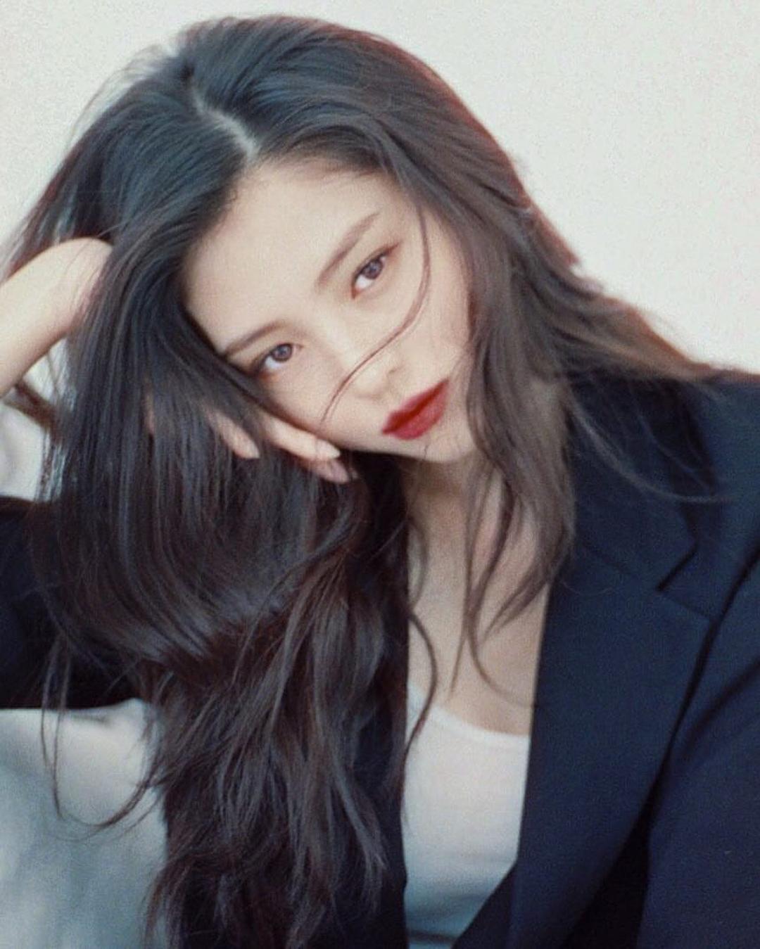 블랙이 잘 어울리는 🖤한소희 이미지