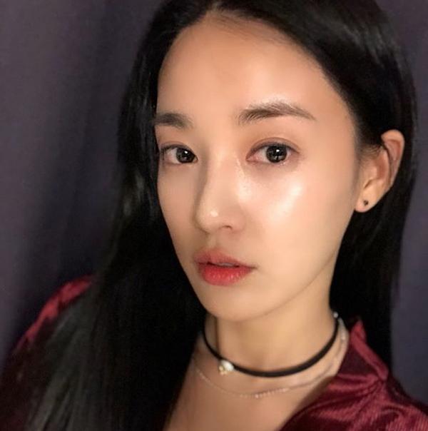 핫한 셀럽의 주얼리 스타일링💖
#뚜아후아 #귀걸이 #초커 #주얼리 #troisrois 이미지3