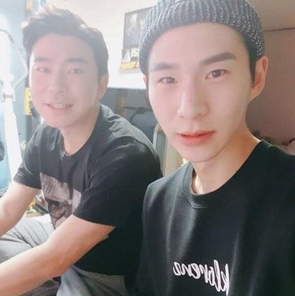 클로렌즈
셀럽들이 애정💕하는 클로렌즈. 유기견에게 수익금 기부까지..🙈착한브랜드 칭찬해👏👏👍 입어봐요!!
—
18년 황금개의 해를 맞이하여 친구를 태그하고, 상처받은 유기동물들을 향한 메시지를 적어주세요!
추첨을 통해 6분께 #클로렌즈 맨투맨 셔츠를 드립니다!
1. 좋아요 눌러주세요!
2. 댓글로 유기동물들에게 메시지를 남겨주세요📝
3. 친구들과 메시지를 이야기해 보세요!
• 당첨자: 1월 14일 발표 이미지7