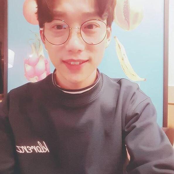 클로렌즈
셀럽들이 애정💕하는 클로렌즈. 유기견에게 수익금 기부까지..🙈착한브랜드 칭찬해👏👏👍 입어봐요!!
—
18년 황금개의 해를 맞이하여 친구를 태그하고, 상처받은 유기동물들을 향한 메시지를 적어주세요!
추첨을 통해 6분께 #클로렌즈 맨투맨 셔츠를 드립니다!
1. 좋아요 눌러주세요!
2. 댓글로 유기동물들에게 메시지를 남겨주세요📝
3. 친구들과 메시지를 이야기해 보세요!
• 당첨자: 1월 14일 발표 이미지8