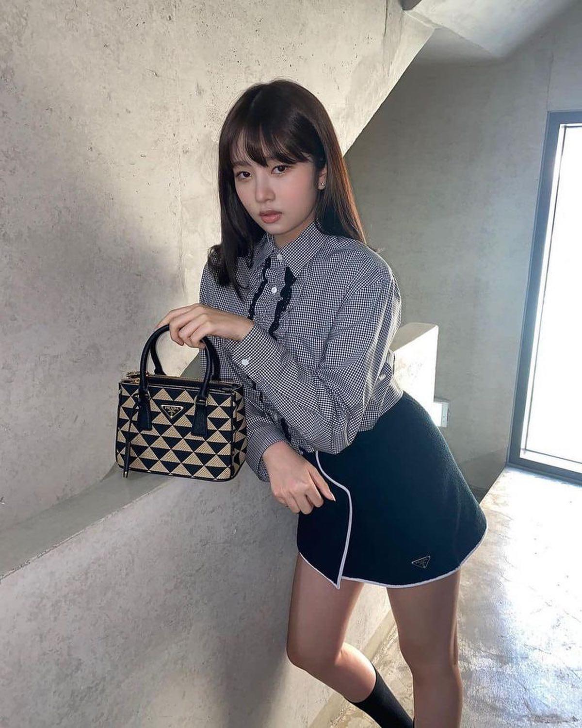 요즘 언니들 백💼프라다 심볼백🖤 이미지2