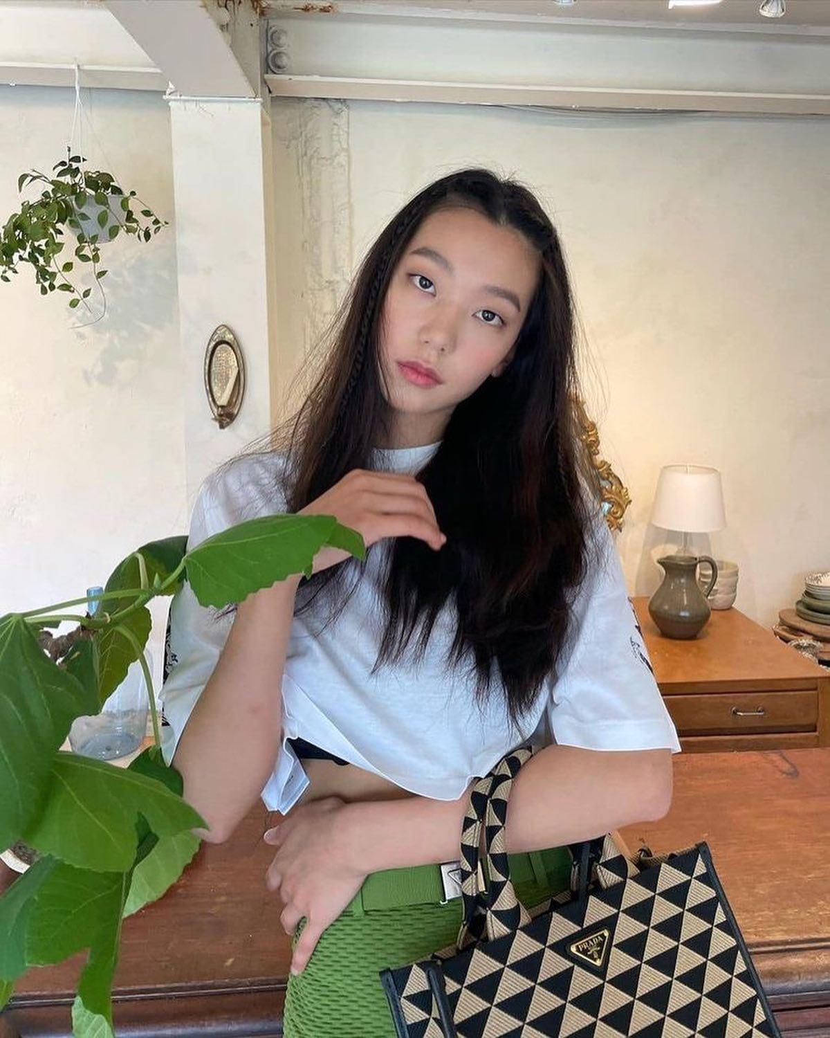 요즘 언니들 백💼프라다 심볼백🖤 이미지4