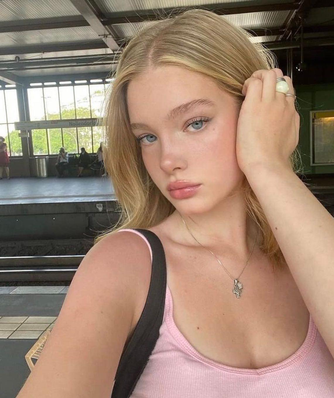 입술은 반짝반짝하게✨💋 이미지