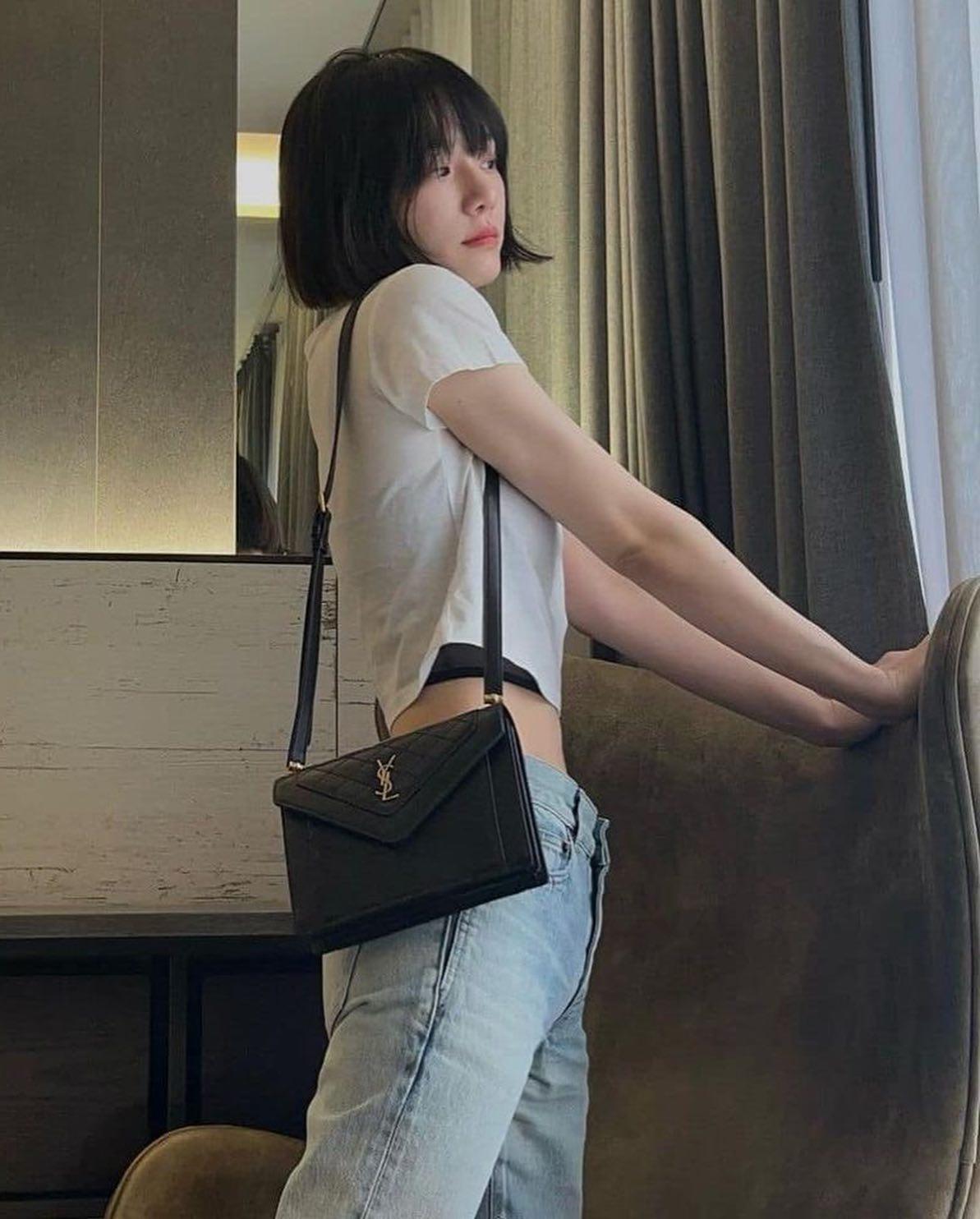 흰티에 청바지🤍👖 이미지