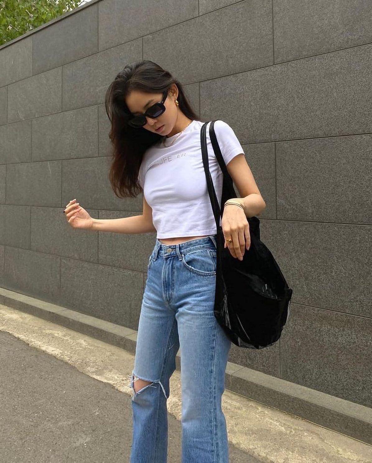 흰티에 청바지🤍👖 이미지