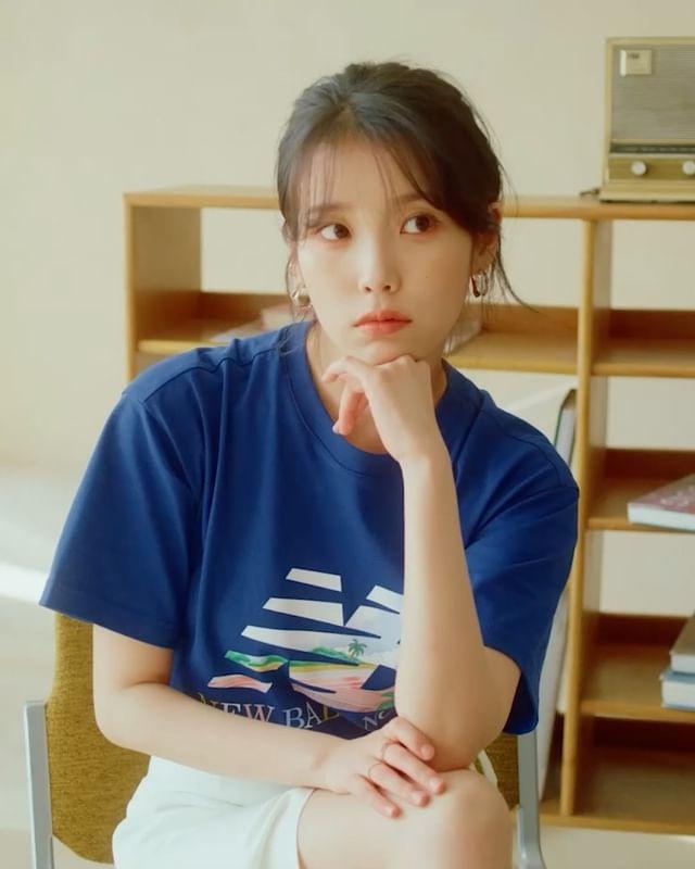 아이유 x 뉴발💙🤍반팔티 코디
언니 너무 예뻐요⛱🏕여름룩 이렇게 @따라해야겠어 #광고 이미지