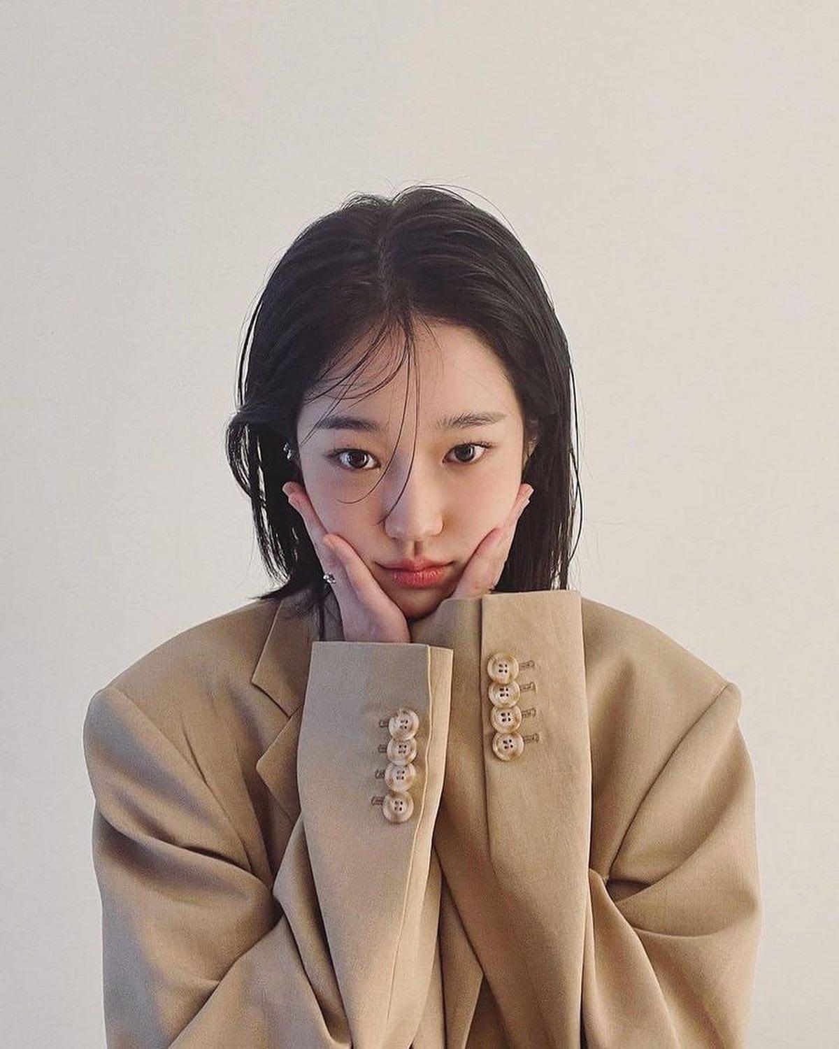 청순 여리 노윤서 데일리💛🤍 이미지