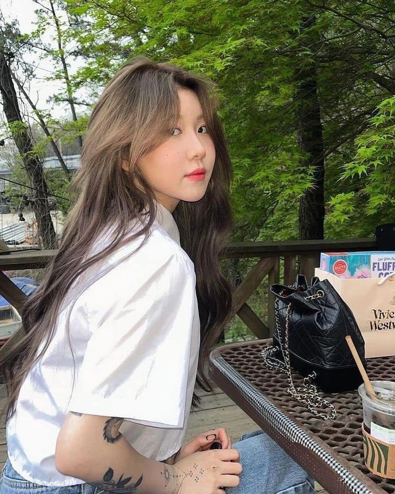 여름이 찰떡인🍀🤍백예린 데일리 이미지1