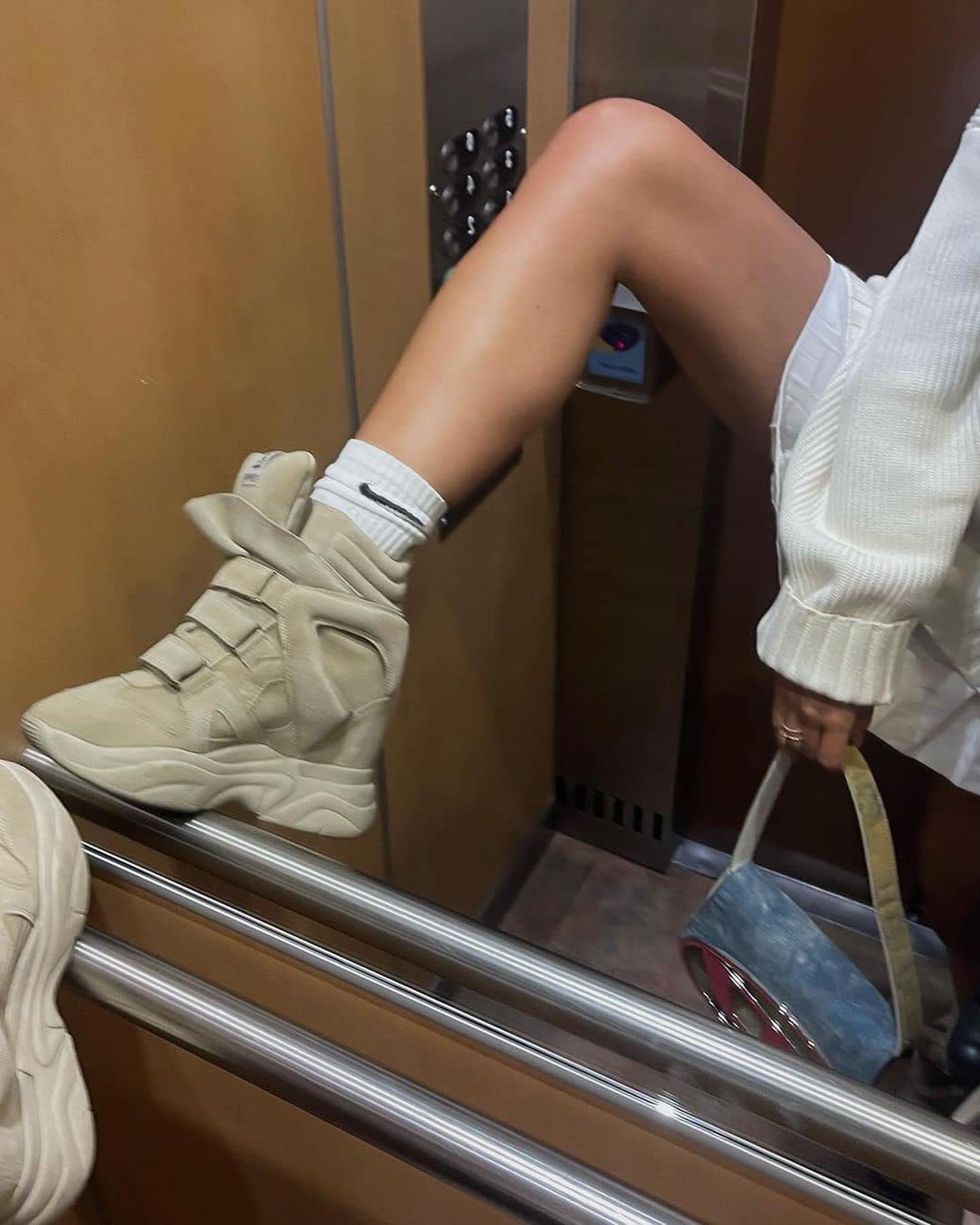 양말에 스우시 콕🧦✔️ 이미지3