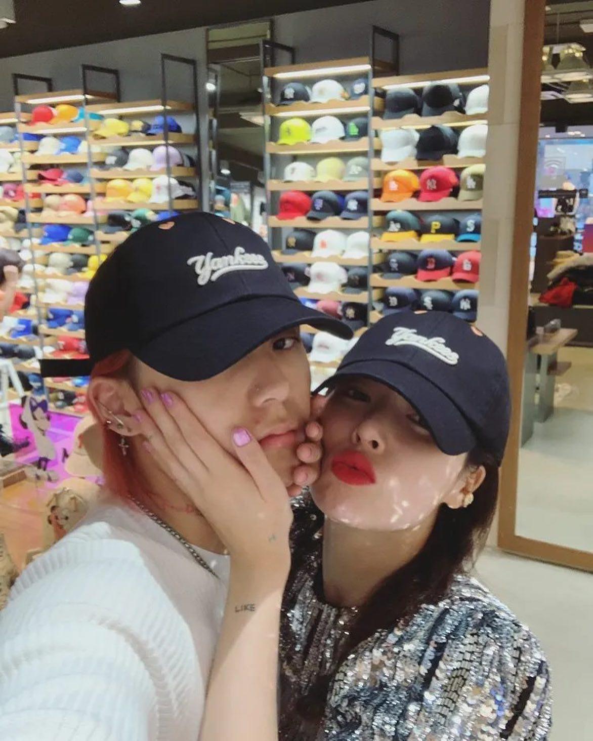 현아던처럼 힙하게 커플룩👩🏻‍❤️‍👨🏻🖤 이미지2