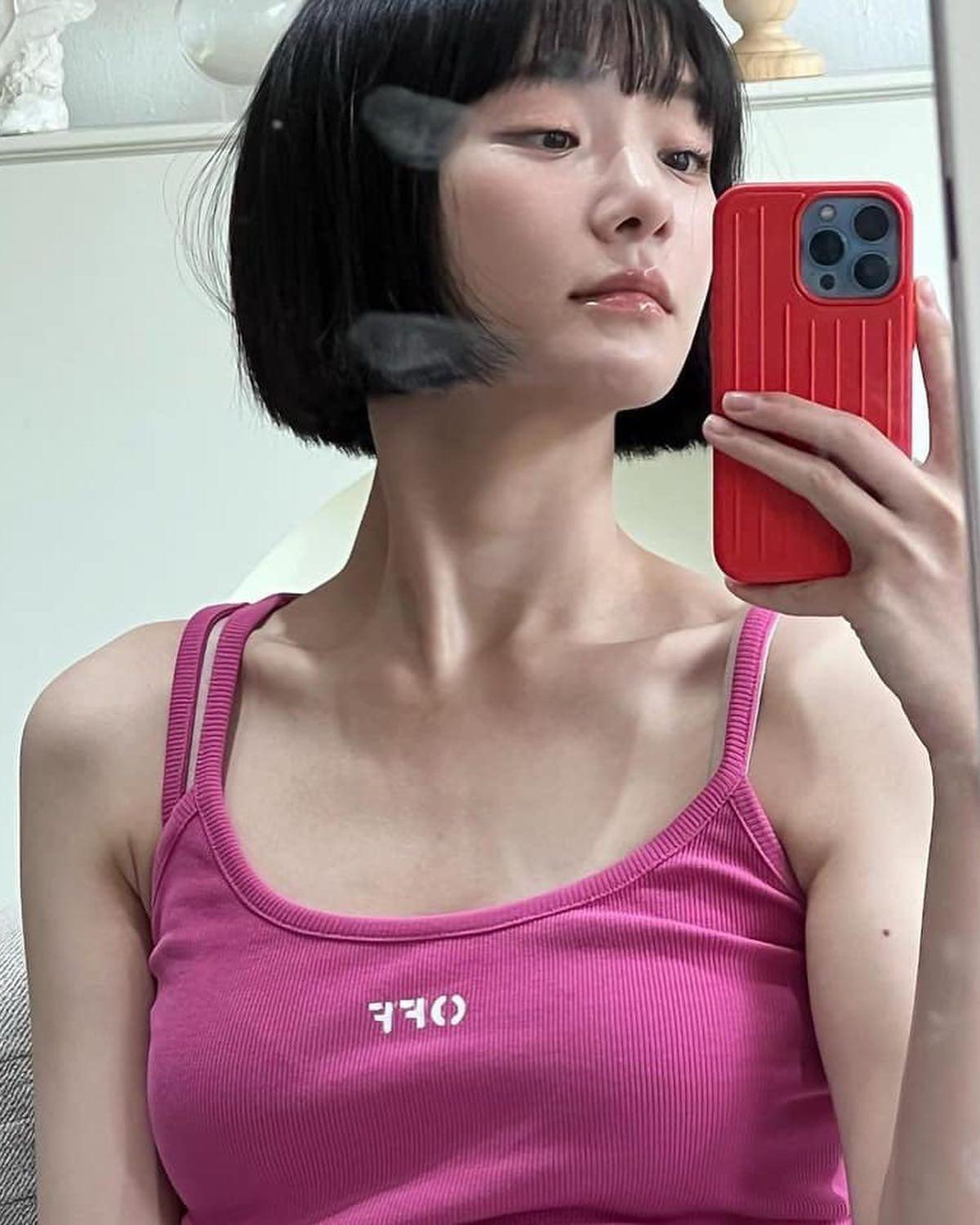 단발 분위기💖박규영 데일리룩 이미지