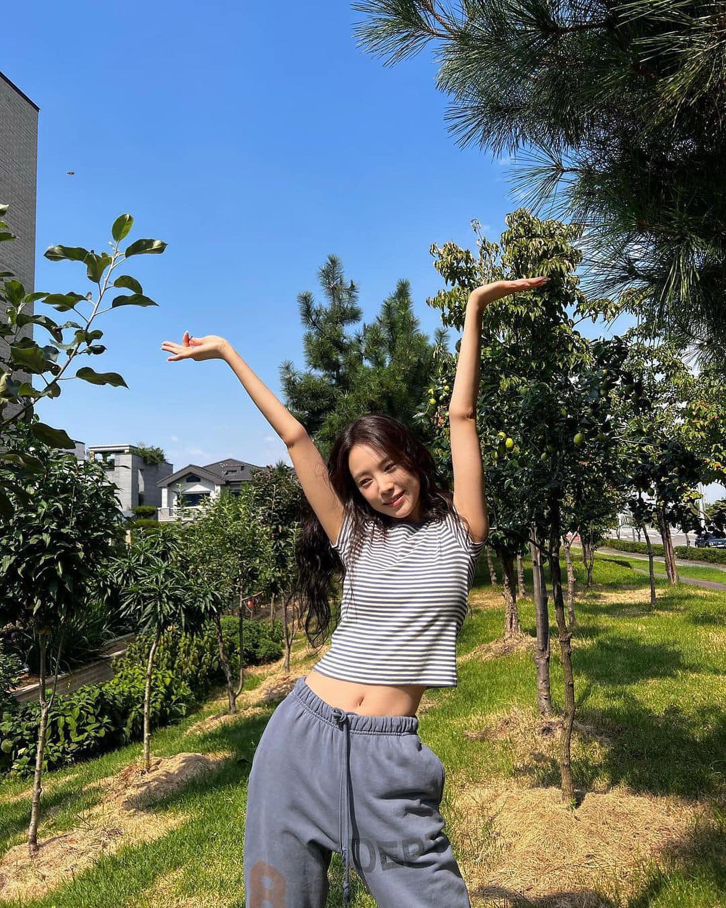 운동복은 역시 나은언니🏃🏻‍♀️💙 이미지