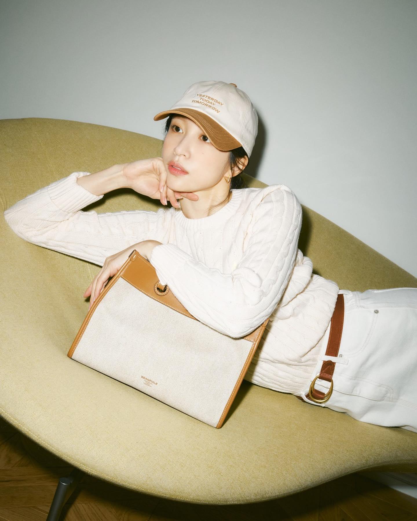 고급진 하니 가을 가방룩👜🖤예뻐 
하니 x 빈폴액세서리🤎클래식 가을 데일리백 참고해🍁 #광고 이미지4