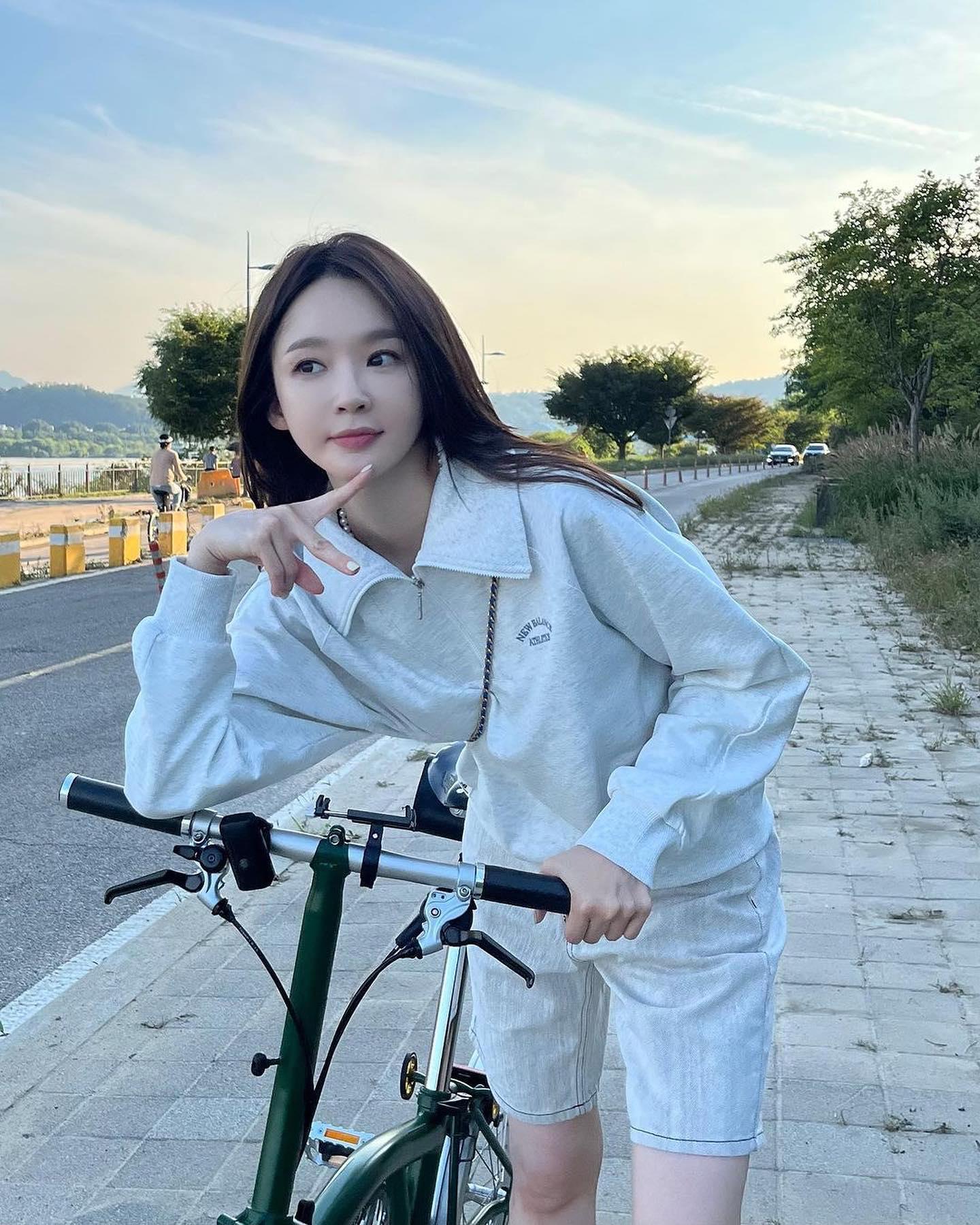 예쁜 언니들 가을템🤍💙@반집업 이미지