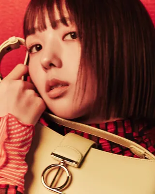루이까또즈 x 채수빈💖👜가방룩
단발 + 가방코디 팔색조 조합🌈😎이런 무드 @참고해 #광고 이미지