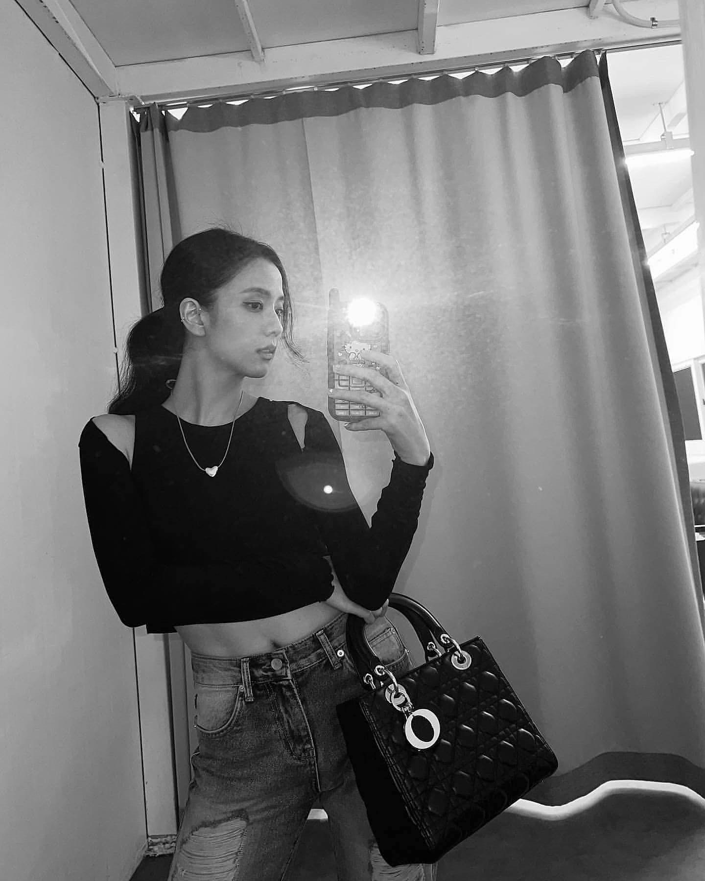 데일리로 좋은 @레이디디올👜🖤 이미지