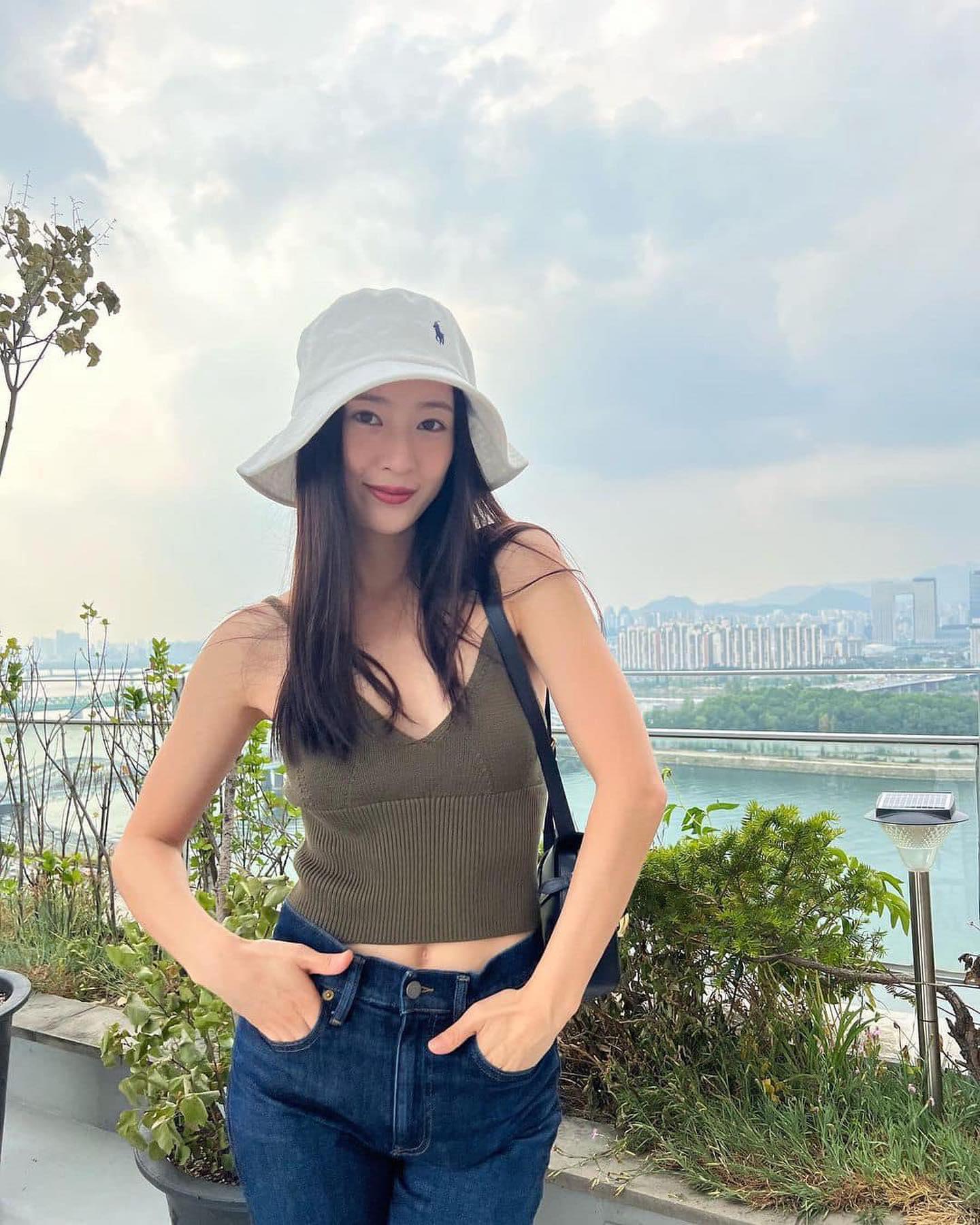 버킷햇으로 가을분위기 내봐🤎🖤 이미지