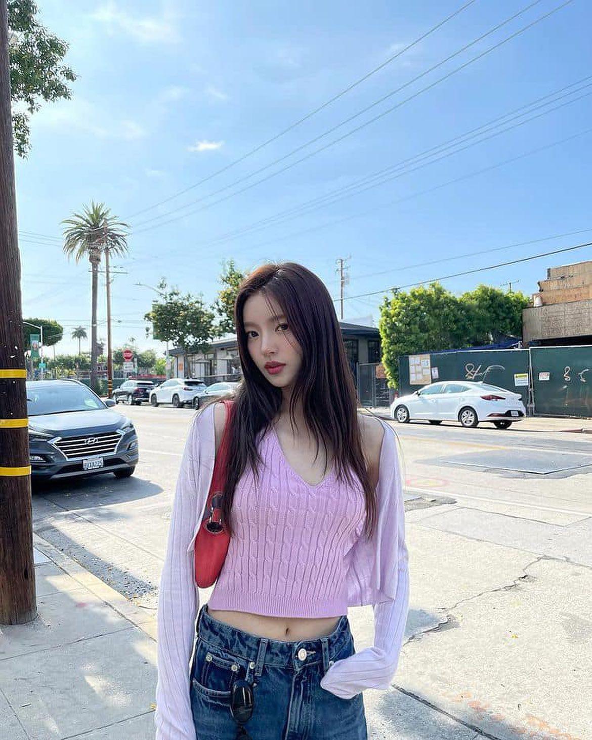 미국 여행간 지윤언니 패션🇺🇸🖤 이미지