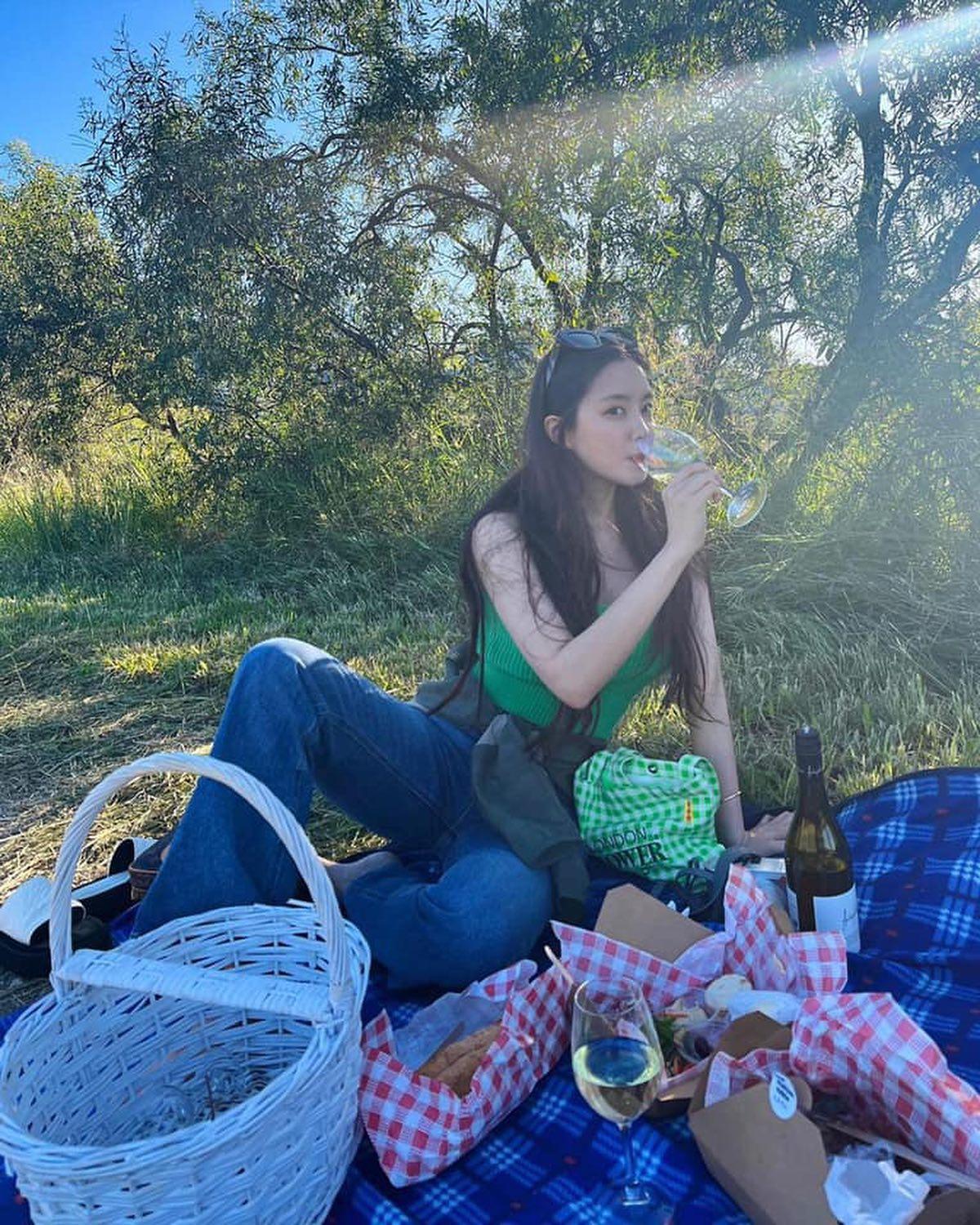 효민언니의 트렌디한 일상🥂💚 이미지